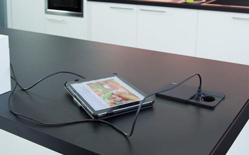 EVOLINE EVOline® Square80 sort 1x stikk 1x 1000mA USB lader (159270000300)