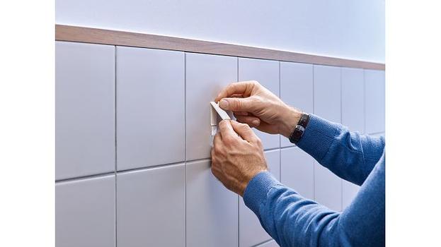 TESA 77762-00000 Self-Adhesive (77762-00000-00)