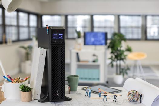 APC Smart-UPS SRT 3000VA - UPS - 2700 watt - 3000 VA (SRT3000XLI)