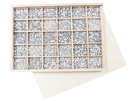 PLAYBOX Perler PLAYBOX hvit/ bokstav i eske(1500) (2471698)