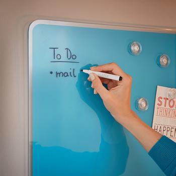 LEITZ Cosy Glastavla - magnetisk whiteboard 80x60 cm - lugn blå Ramlös design. Enkel montering. Inklusive whiteboardpenna och rengöringsduk (70430061)