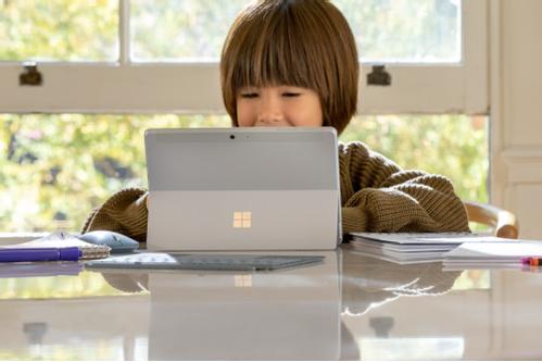 MICROSOFT MS Surface Go2 Intel Pentium Gold 4425Y 10.5inch 4GB 64GB COMM SC DA/ FI/ NO/ PT/ ES/ SV Nordic Hdwr Commercial Platinum (TGF-00004)