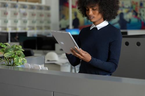 MICROSOFT MS Surface Go2 Intel Pentium Gold 4425Y 10.5inch 4GB 64GB COMM SC DA/ FI/ NO/ PT/ ES/ SV Nordic Hdwr Commercial Platinum (TGF-00004)