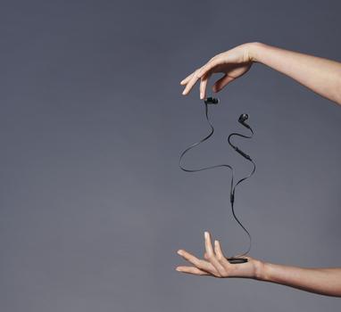 BELKIN Bedraad Koptelefoon Onder het oor Lightning Met microfoon Stereo Zwart (G3H0001BTBLK)