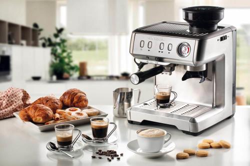 ARIETE Metal Espresso machine with Grinder (00M131310AR0)