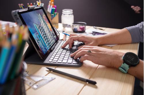 ZAGG / INVISIBLESHIELD ZAGG KEYBOARD MESSENGER FOLIO 2 APPLE IPAD 10.2/10.5 CHARCOAL ND PERP (103007177)