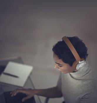 Bang & Olufsen Beoplay Hx Headset Wired & (1224002)