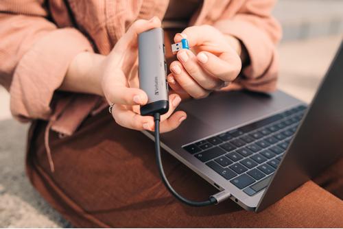 VERBATIM USB-C Multiport Hub Four port (49147)
