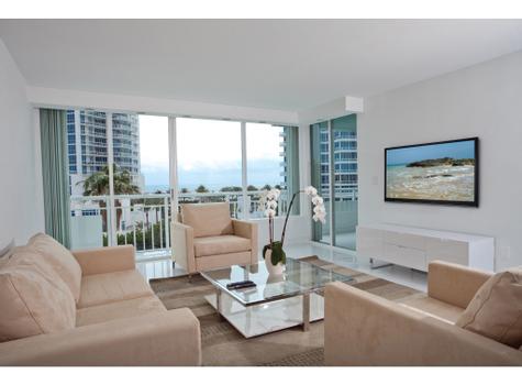 PEERLESS Pro Universal Flat Wall Mount (PF660)