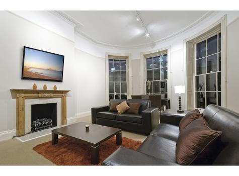 PEERLESS Pro Universal Tilt Wall Mount (PT660)