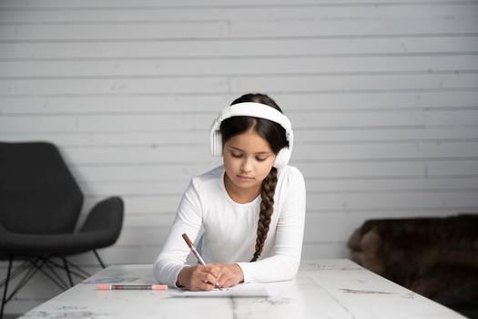 ONANOFF Kopfhörer für Kinder / Basic / Bluetooth / Weiß (BT-BP-PLAYP-WHITE)