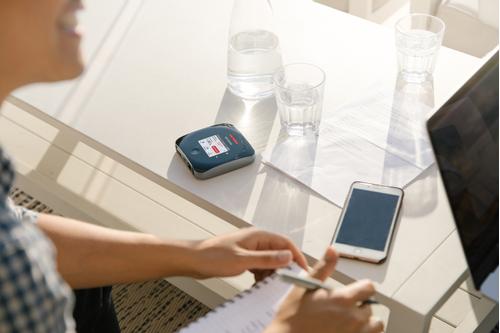 NETGEAR R Nighthawk M2 Mobile Router - Mobile hotspot - 4G LTE Advanced - 1 Gbps - 1GbE, Wi-Fi 5 (MR2100-100EUS)