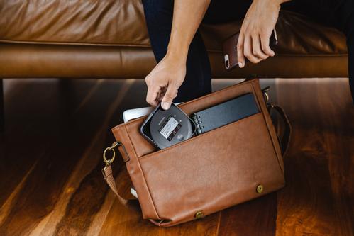 NETGEAR R Nighthawk M2 Mobile Router - Mobile hotspot - 4G LTE Advanced - 1 Gbps - 1GbE, Wi-Fi 5 (MR2100-100EUS)