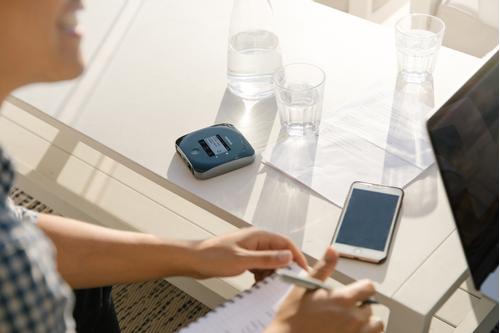 NETGEAR R Nighthawk M2 Mobile Router - Mobile hotspot - 4G LTE Advanced - 1 Gbps - 1GbE, Wi-Fi 5 (MR2100-100EUS)