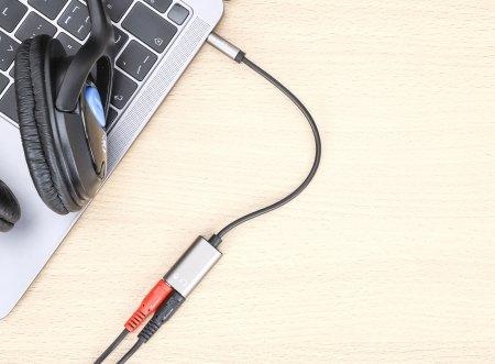 MANHATTAN Headset Adapter Cable With  (356107)