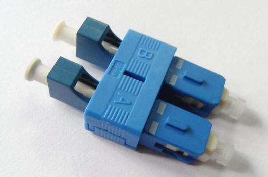 MICROCONNECT SC Female - LC Male Duplex SM (FIBSCFLCM)