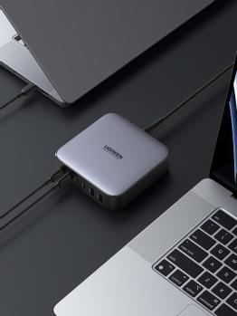 UGREEN 2USB-A+4USB-C 200W Desktop Fast Charger (40914)