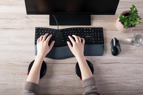 CHERRY SLIDEPAD ERGO Slide armrest black (JA-0650-2)