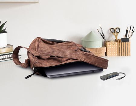 D-LINK 5-in-1 USB-C Hub with Gigabit Ethernet/ Power Delivery (DUB-2334)