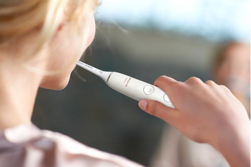 PHILIPS DiamondClean Smart 9400 Sonic eletrisk tannbørste HX9917/88 (hvit) 4 moduser, 3 intensitetsnivåer,  med app, børstehodesensor,  smart børstehode (HX9917/88)