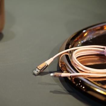 JUST MOBILE ZinCable - Lightning-kabel af højeste kvalitet 1,5 m - Rose Gold (DC-568RG)