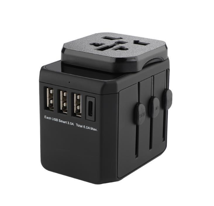 MicroConnect World Travel Adapter  3 USB A