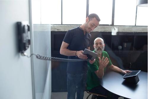 COMPULOCKS Magnetic iPad/ Tablet Glass Mount (201MGLVHBMM01)