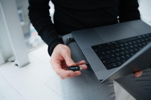 VERBATIM USB Drive 3.2 Gen 1 128GB Retractable USB-C (49459)