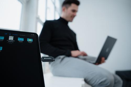 VERBATIM USB Drive 3.2 Gen 1 128GB Retractable USB-C (49459)