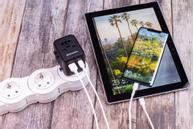 Verbatim UTA-02 Univ. Travel Adapter 1 xUSB-C PD 20W/1 xUSB-A QC 3.0 ACCS (49544)