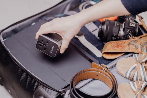 VERBATIM Universal Travel Adapter  (49545)