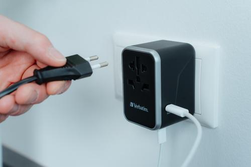 VERBATIM Universal Travel Adapter (49546)