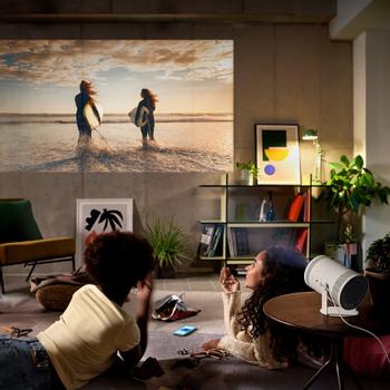 SAMSUNG Freestyle Projector FHD LED 30-100inch 20000hrs TR25 DLP 550Lumen 30db HDR 100.000:1 30W Smart TV DVB-T2 WiFi HDMI USB-C (SP-LFF3CLAXXXE)