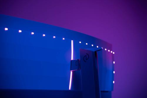 PHILIPS 49" Curved gamingskjerm 49M2C8900 5120x1440 OLED, 240hz, 0.03ms, 15m:1, HDR400, 2xHDMI2.1/ DP/ USB-C(90w) (49M2C8900/00)