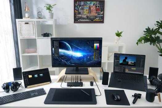 ASUS DC500 Triple 4K Thunderbolt 4 Dock  90XB08DN-BDS010 (90XB08DN-BDS010)