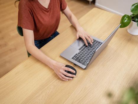 TRUST VOXX Ergonomic Rechargeable Mouse (23731)