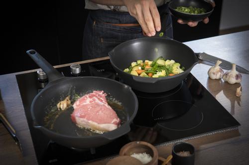 TEFAL Robusto Frypan 24 cm (E2490444)