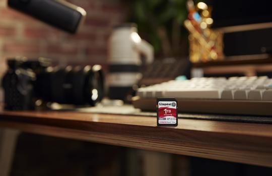 Kingston Canvas React Plus V60 1TB SD-kort, UHS-II, 280MB/s lesehastighet,  150MB/s skrivehastighet (SDR2V6/1TB)