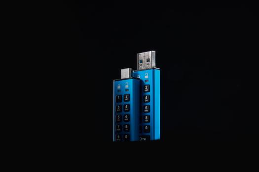 KINGSTON 512GB IronKey Keypad 200 FIPS 140-3 Lvl 3 Pending AES-256 Encrypted (IKKP200/512GB)