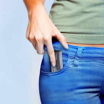 A-DATA SE880 - SSD - 4 TB - extern (portabel) - USB 3.2 Gen 2x2 (USB-C kontakt) - titangrå (AELI-SE880-4TCGY)