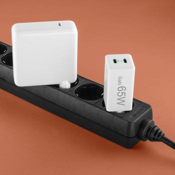 HAMA 4 Mobile Device Charger  (201994)