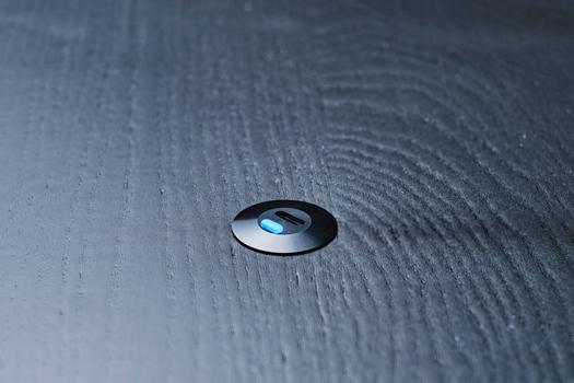 OCHNO Socket with RGB Button | USB-C outlet w. locking screw 1m cable | Bord, infÃ¤lld plant | Svart (O-SWO-100-S-1)