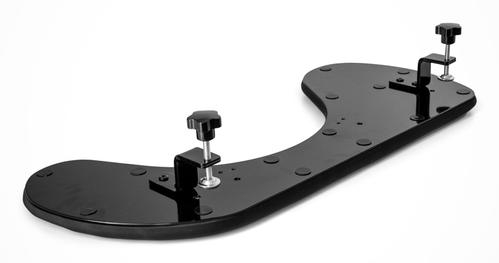 KENSON Asymmetrisk underarmsstøtte 70cm (sort) 9-28cm dybde, avlaster skuldre og nakke, monteres enkelt på <35mm bordplate (KAS8820G)