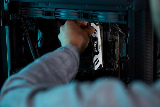 KINGSTON 24GB DDR5-8400MT/ S CL40 CUDIMM FURY RENEGADE SILVER XMP MEM (KF584CU40RS-24)