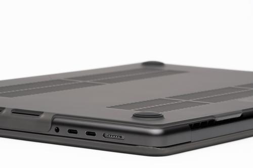 ZAGG / INVISIBLESHIELD Hardshell MB Pro 13"M2/ M1/ '20 Smoke (702315485)