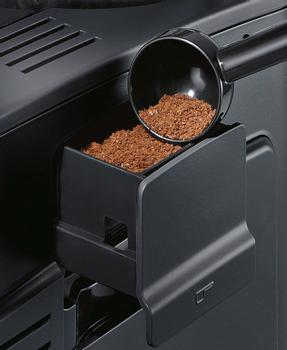 SIEMENS EQ.6 plus s700 Fully-auto Espresso machine 1.7 L (TE657M03DE)