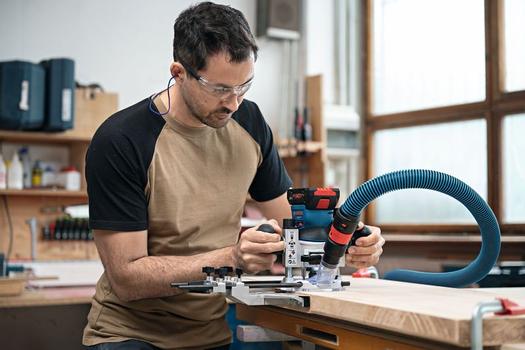 Bosch GKF 18V-8 overfres - u/batteri (06016C2003)