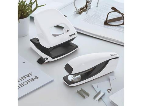 LEITZ Hullemaskin LEITZ Wow 5008 2H 30a hvit (50082001)