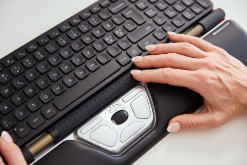 CONTOUR DESIGN RollerMouse Red, Wired (CDRMRED20110)