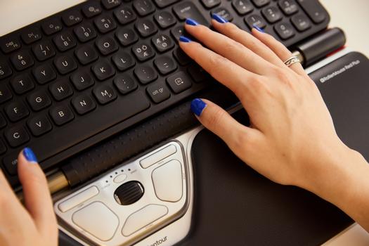 CONTOUR DESIGN CONTOUR Wrist rest RollerMouse Red Plus (CDWRRED00210)